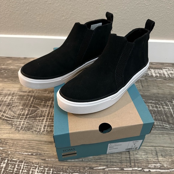 NEW Tom’s High Top Slip Ons - Picture 2 of 5